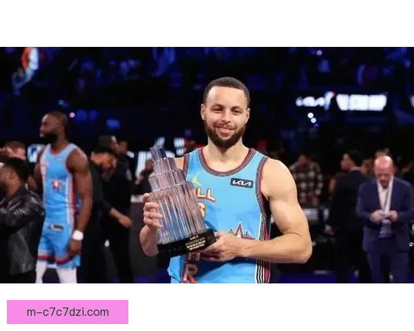 库里无缘奖项十天后再复查右膝